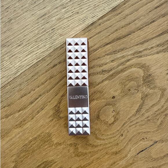 Valentino Hydrating Lip Balm Spike Disco Shade 120R Rose in The Woods - Picture 1 of 4